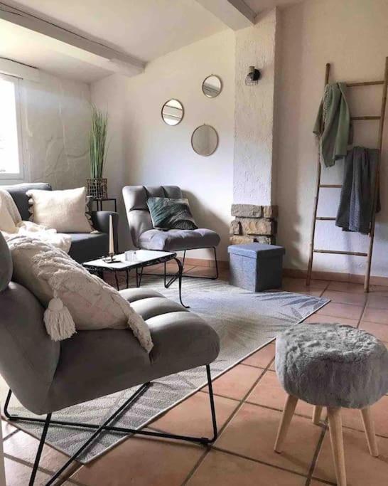 La Maison Des Pins 圣于连迪韦尔东 外观 照片